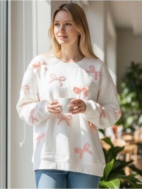 ***NWT*** 🎀 Cute Coquette Bow Sweater – Oversized & Cozy 🎀